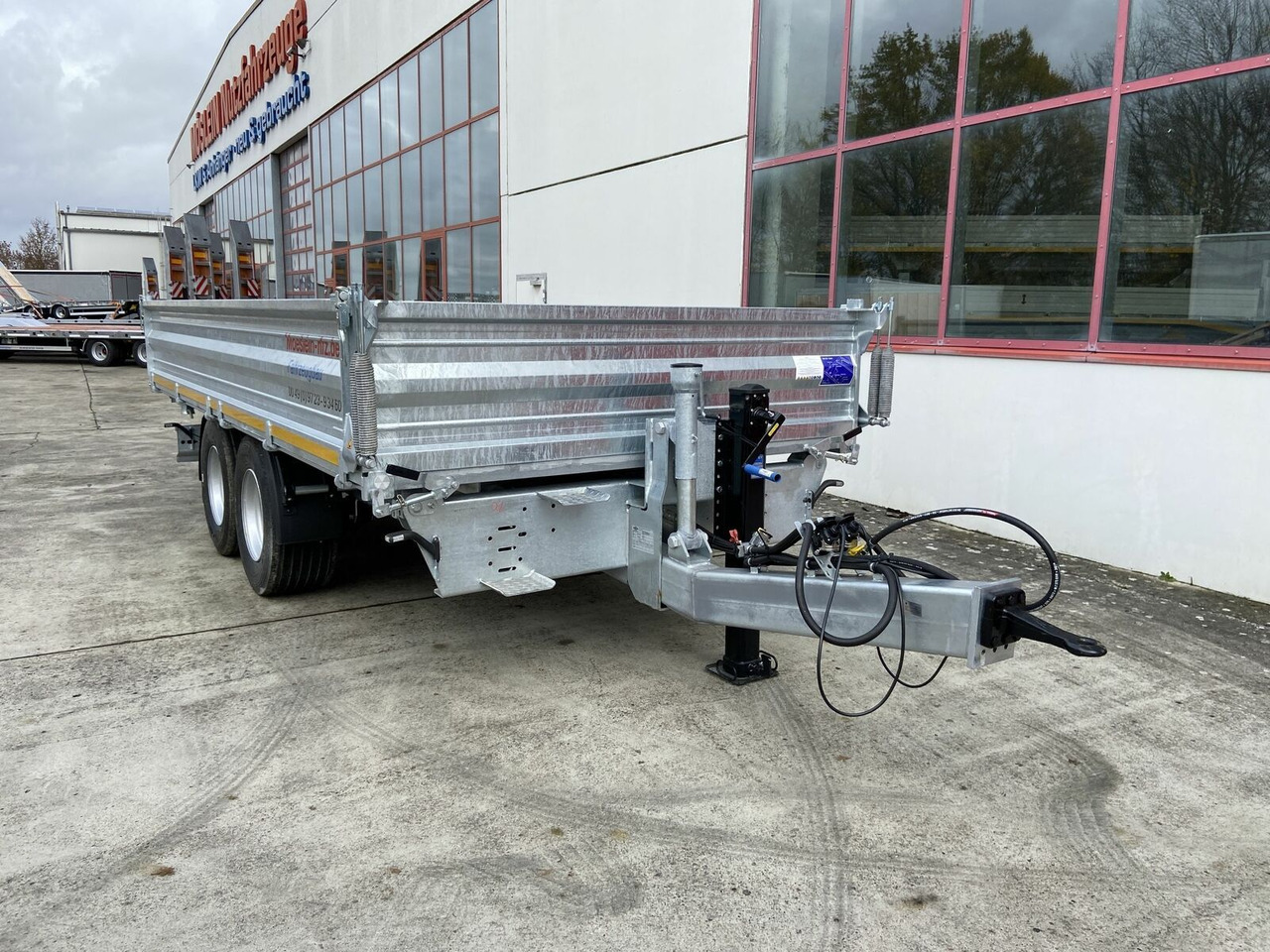 Möslein 14 t Tandem- Kipper Tieflader 5,70 m lang, Brei - Kiper prikolica: slika Möslein 14 t Tandem- Kipper Tieflader 5,70 m lang, Brei - Kiper prikolica Möslein 14 t Tandem- Kipper Tieflader 5,70 m lang, Brei - Kiper prikolica: slika Möslein 14 t Tandem- Kipper Tieflader 5,70 m lang, Brei - Kiper prikolica