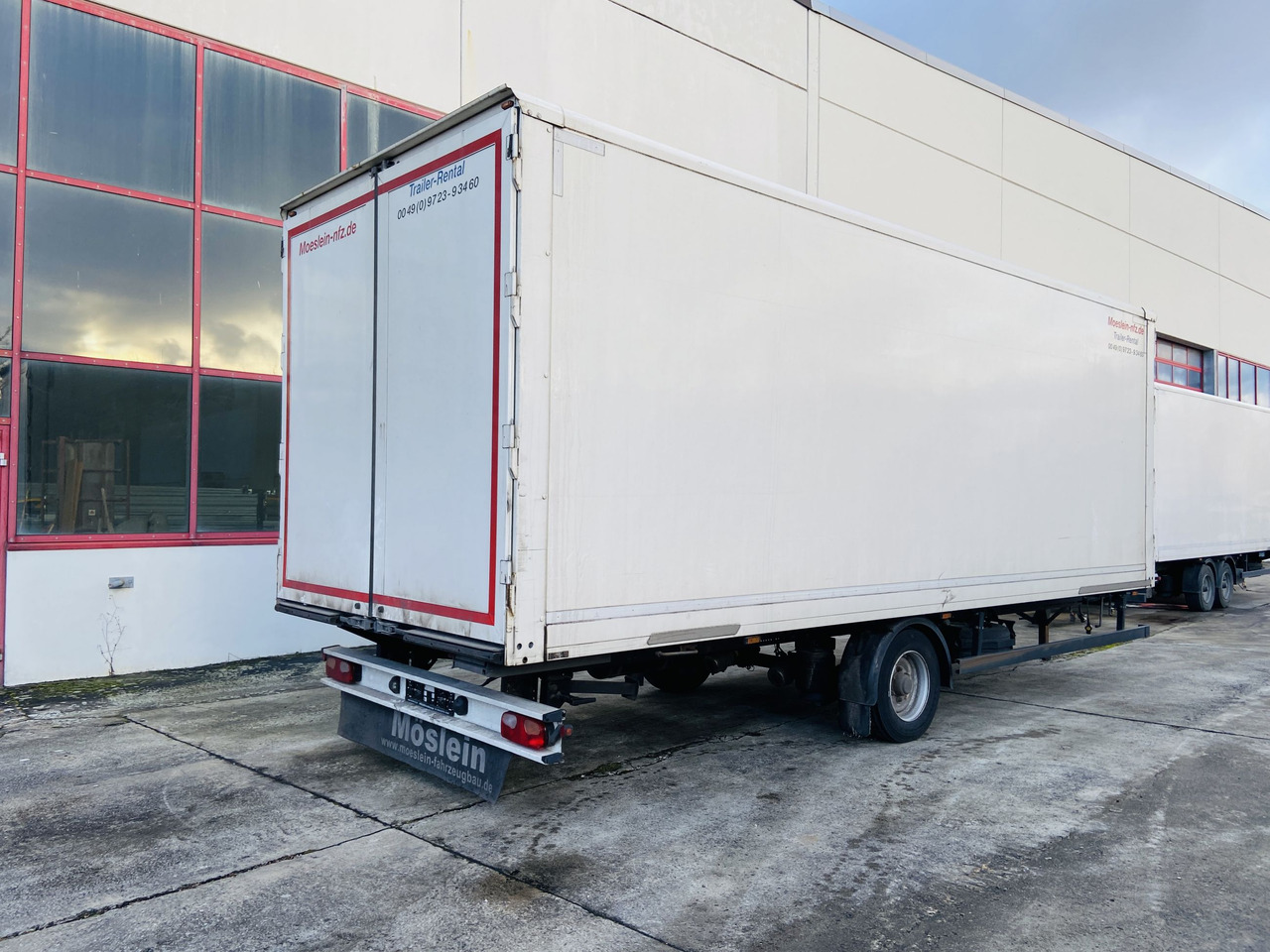 Möslein EK 1- D 7,3 1 Achs Kofferanhänger - Prikolica sa zatvorenim sandukom: slika Möslein EK 1- D 7,3 1 Achs Kofferanhänger - Prikolica sa zatvorenim sandukom Möslein EK 1- D 7,3 1 Achs Kofferanhänger - Prikolica sa zatvorenim sandukom: slika Möslein EK 1- D 7,3 1 Achs Kofferanhänger - Prikolica sa zatvorenim sandukom