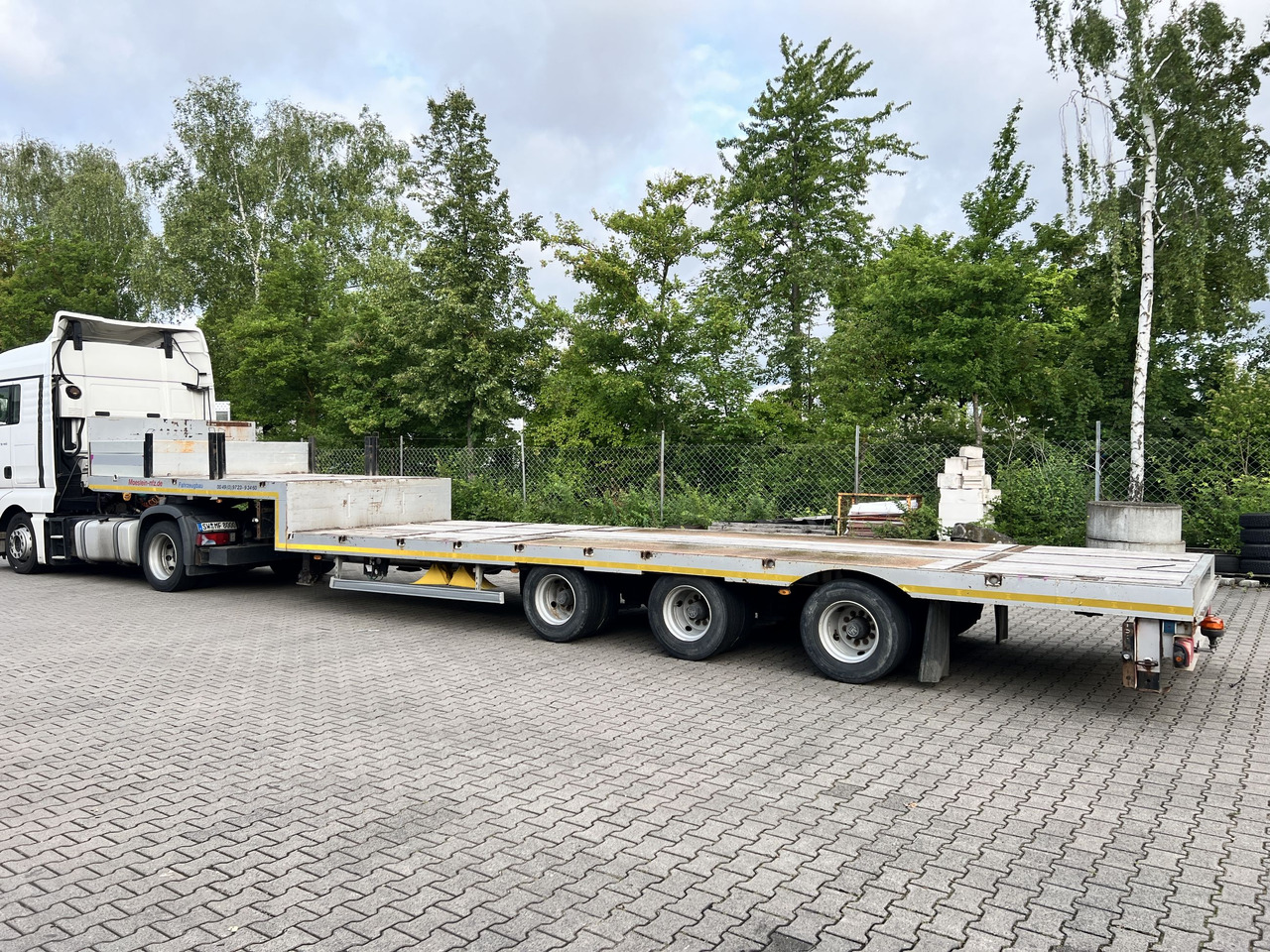 Möslein STO 3 Schwebheim 3 Achs Satteltieflader - Poluprikolica s niskim utovarivačem: slika Möslein STO 3 Schwebheim 3 Achs Satteltieflader - Poluprikolica s niskim utovarivačem Möslein STO 3 Schwebheim 3 Achs Satteltieflader - Poluprikolica s niskim utovarivačem: slika Möslein STO 3 Schwebheim 3 Achs Satteltieflader - Poluprikolica s niskim utovarivačem