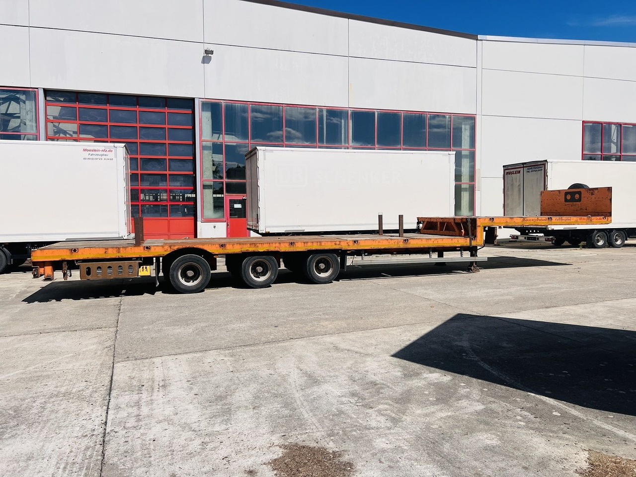 Möslein STO 3 Schwebheim 3 Achs Satteltieflader Plato 45 t GGfür Fertigteile, Baumaschinen oder Container - Poluprikolica s niskim utovarivačem: slika Möslein STO 3 Schwebheim 3 Achs Satteltieflader Plato 45 t GGfür Fertigteile, Baumaschinen oder Container - Poluprikolica s niskim utovarivačem Möslein STO 3 Schwebheim 3 Achs Satteltieflader Plato 45 t GGfür Fertigteile, Baumaschinen oder Container - Poluprikolica s niskim utovarivačem: slika Möslein STO 3 Schwebheim 3 Achs Satteltieflader Plato 45 t GGfür Fertigteile, Baumaschinen oder Container - Poluprikolica s niskim utovarivačem