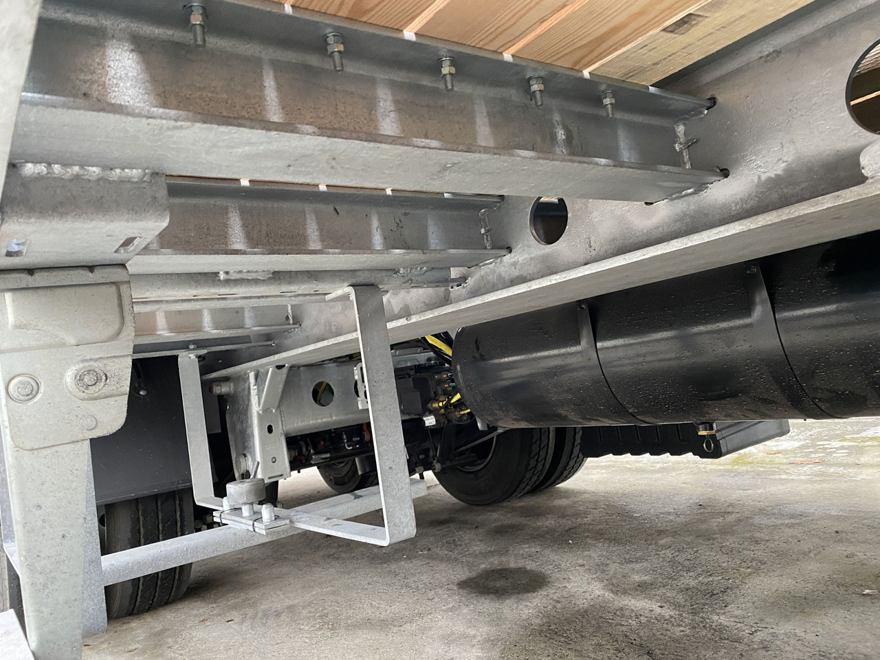 Zakup Möslein T 3-P9,2 OR  3 Achs Tieflader gerader Ladefläche 9 m, Neufahrzeug Möslein T 3-P9,2 OR  3 Achs Tieflader gerader Ladefläche 9 m, Neufahrzeug: slika Zakup Möslein T 3-P9,2 OR  3 Achs Tieflader gerader Ladefläche 9 m, Neufahrzeug Möslein T 3-P9,2 OR  3 Achs Tieflader gerader Ladefläche 9 m, Neufahrzeug