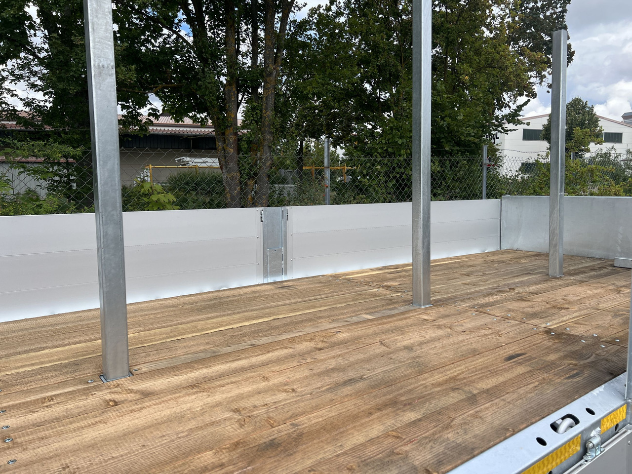 Möslein THT 11- G 6,2 Tandem Pritsche- Tieflader mit Rungentaschen - Prikolica plato/ Otvoreni sanduk: slika Möslein THT 11- G 6,2 Tandem Pritsche- Tieflader mit Rungentaschen - Prikolica plato/ Otvoreni sanduk Möslein THT 11- G 6,2 Tandem Pritsche- Tieflader mit Rungentaschen - Prikolica plato/ Otvoreni sanduk: slika Möslein THT 11- G 6,2 Tandem Pritsche- Tieflader mit Rungentaschen - Prikolica plato/ Otvoreni sanduk