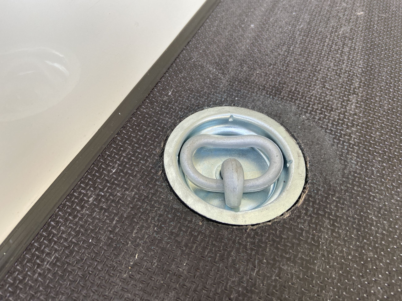 Novi Prikolica sa zatvorenim sandukom Möslein TKO 105 D 7m weiß Tandem- Koffer, Durchladbar, -- Neufahrzeug --: slika Novi Prikolica sa zatvorenim sandukom Möslein TKO 105 D 7m weiß Tandem- Koffer, Durchladbar, -- Neufahrzeug -- Novi Prikolica sa zatvorenim sandukom Möslein TKO 105 D 7m weiß Tandem- Koffer, Durchladbar, -- Neufahrzeug --: slika Novi Prikolica sa zatvorenim sandukom Möslein TKO 105 D 7m weiß Tandem- Koffer, Durchladbar, -- Neufahrzeug --