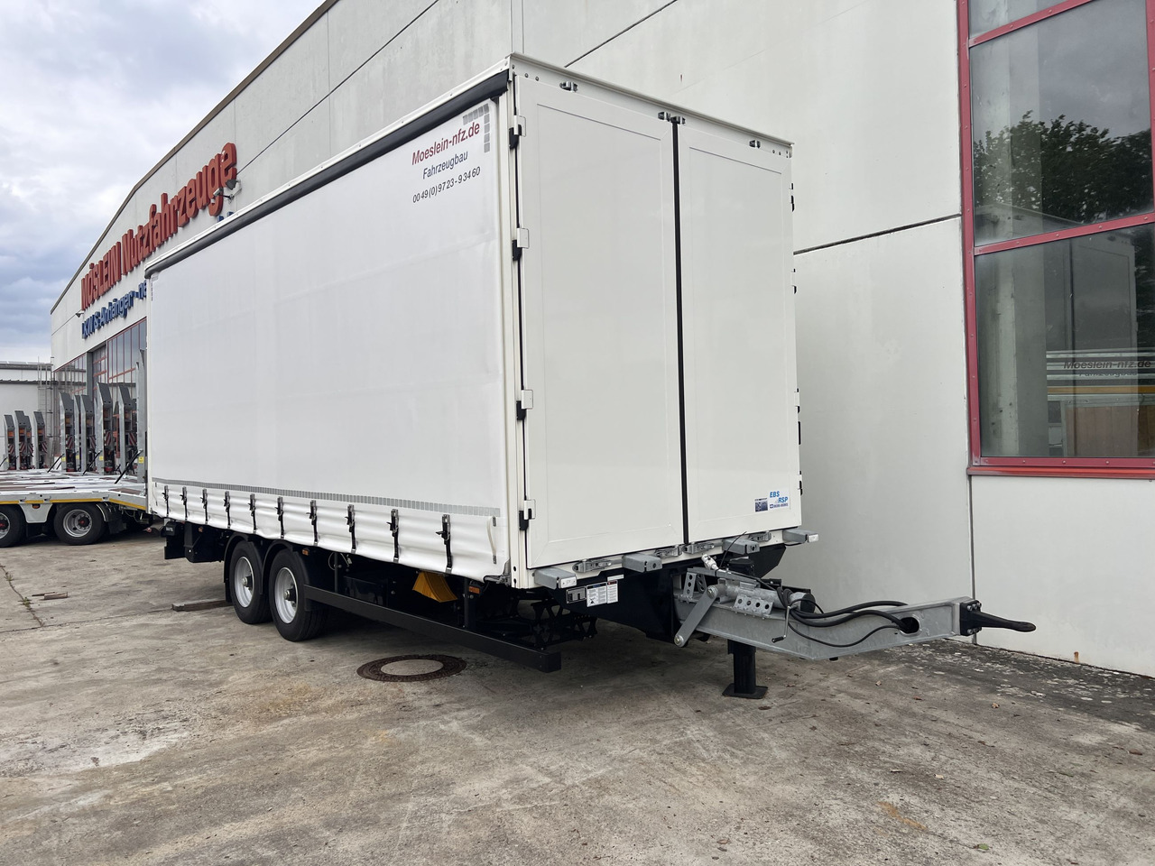 Möslein TPS 105 D-L Planenanhänger, Ladebordwand + Durchladbar neuwertig - Prikolica s ceradom: slika Möslein TPS 105 D-L Planenanhänger, Ladebordwand + Durchladbar neuwertig - Prikolica s ceradom Möslein TPS 105 D-L Planenanhänger, Ladebordwand + Durchladbar neuwertig - Prikolica s ceradom: slika Möslein TPS 105 D-L Planenanhänger, Ladebordwand + Durchladbar neuwertig - Prikolica s ceradom