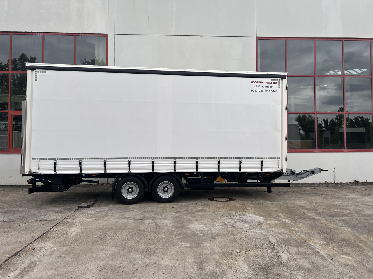 Möslein TPS 105 D-L Planenanhänger, Ladebordwand + Durchladbar neuwertig - Prikolica s ceradom: slika Möslein TPS 105 D-L Planenanhänger, Ladebordwand + Durchladbar neuwertig - Prikolica s ceradom Möslein TPS 105 D-L Planenanhänger, Ladebordwand + Durchladbar neuwertig - Prikolica s ceradom: slika Möslein TPS 105 D-L Planenanhänger, Ladebordwand + Durchladbar neuwertig - Prikolica s ceradom