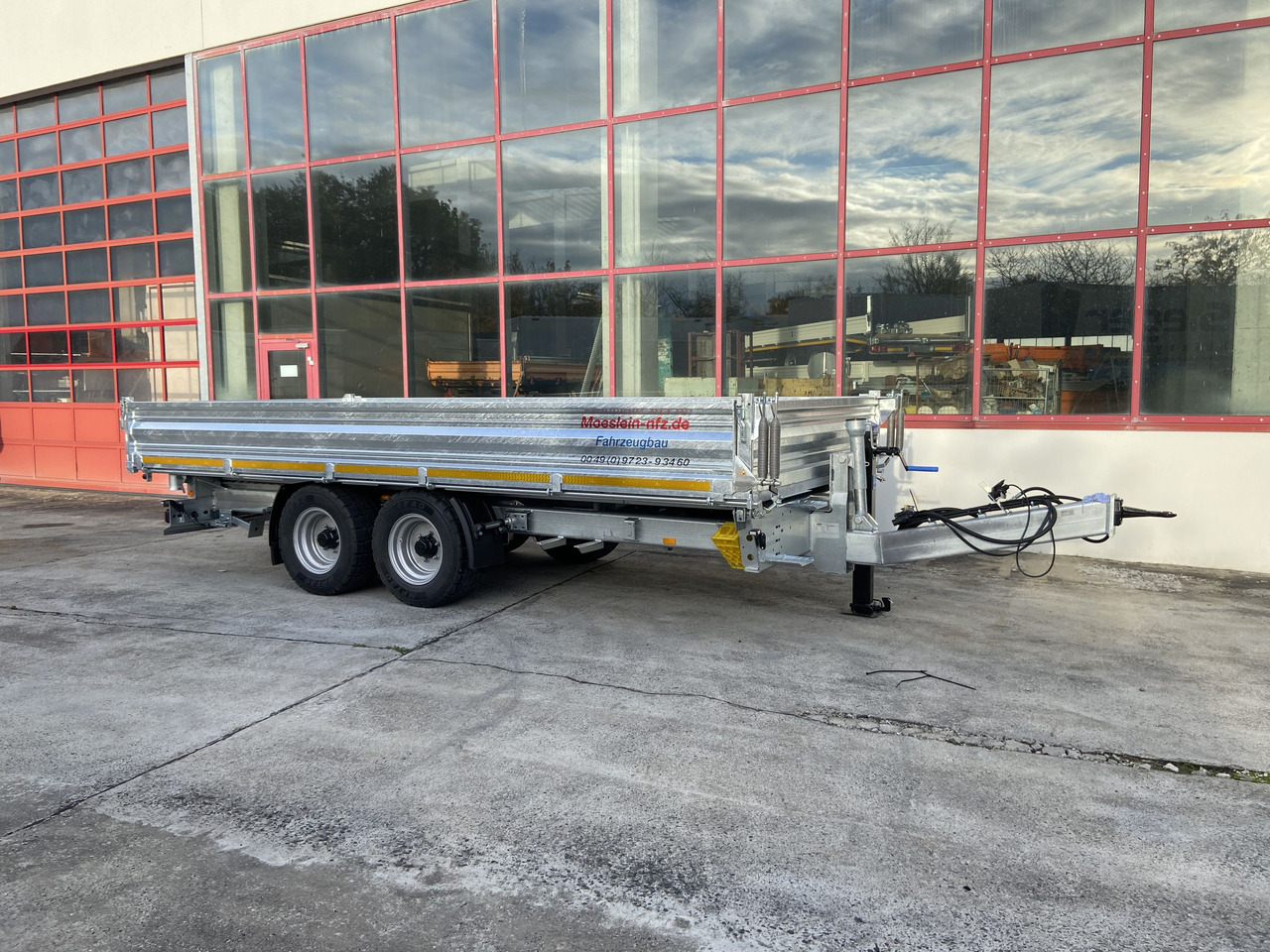 Möslein TTD 11 Breite Reifen 5,70 lang Kipper Tieflader, Breite Reifen, 5,70 m lang-- Neufahrzeug -- - Kiper prikolica: slika Möslein TTD 11 Breite Reifen 5,70 lang Kipper Tieflader, Breite Reifen, 5,70 m lang-- Neufahrzeug -- - Kiper prikolica Möslein TTD 11 Breite Reifen 5,70 lang Kipper Tieflader, Breite Reifen, 5,70 m lang-- Neufahrzeug -- - Kiper prikolica: slika Möslein TTD 11 Breite Reifen 5,70 lang Kipper Tieflader, Breite Reifen, 5,70 m lang-- Neufahrzeug -- - Kiper prikolica