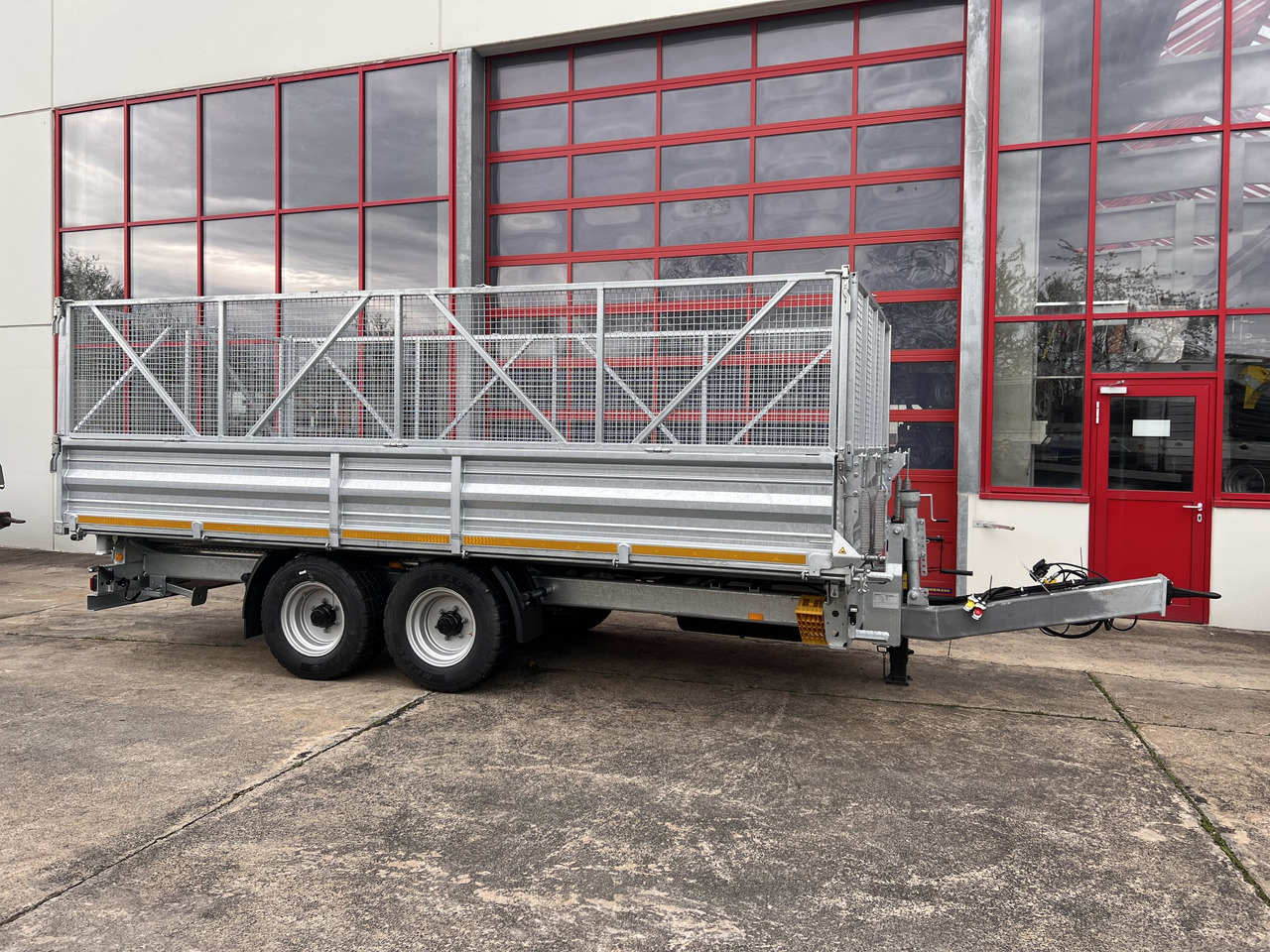 Möslein TTD 11 Breite Reifen 5,70 lang Kipper Tieflader, Breite Reifen, 5,70 m lang-- Neufahrzeug -- - Kiper prikolica: slika Möslein TTD 11 Breite Reifen 5,70 lang Kipper Tieflader, Breite Reifen, 5,70 m lang-- Neufahrzeug -- - Kiper prikolica Möslein TTD 11 Breite Reifen 5,70 lang Kipper Tieflader, Breite Reifen, 5,70 m lang-- Neufahrzeug -- - Kiper prikolica: slika Möslein TTD 11 Breite Reifen 5,70 lang Kipper Tieflader, Breite Reifen, 5,70 m lang-- Neufahrzeug -- - Kiper prikolica