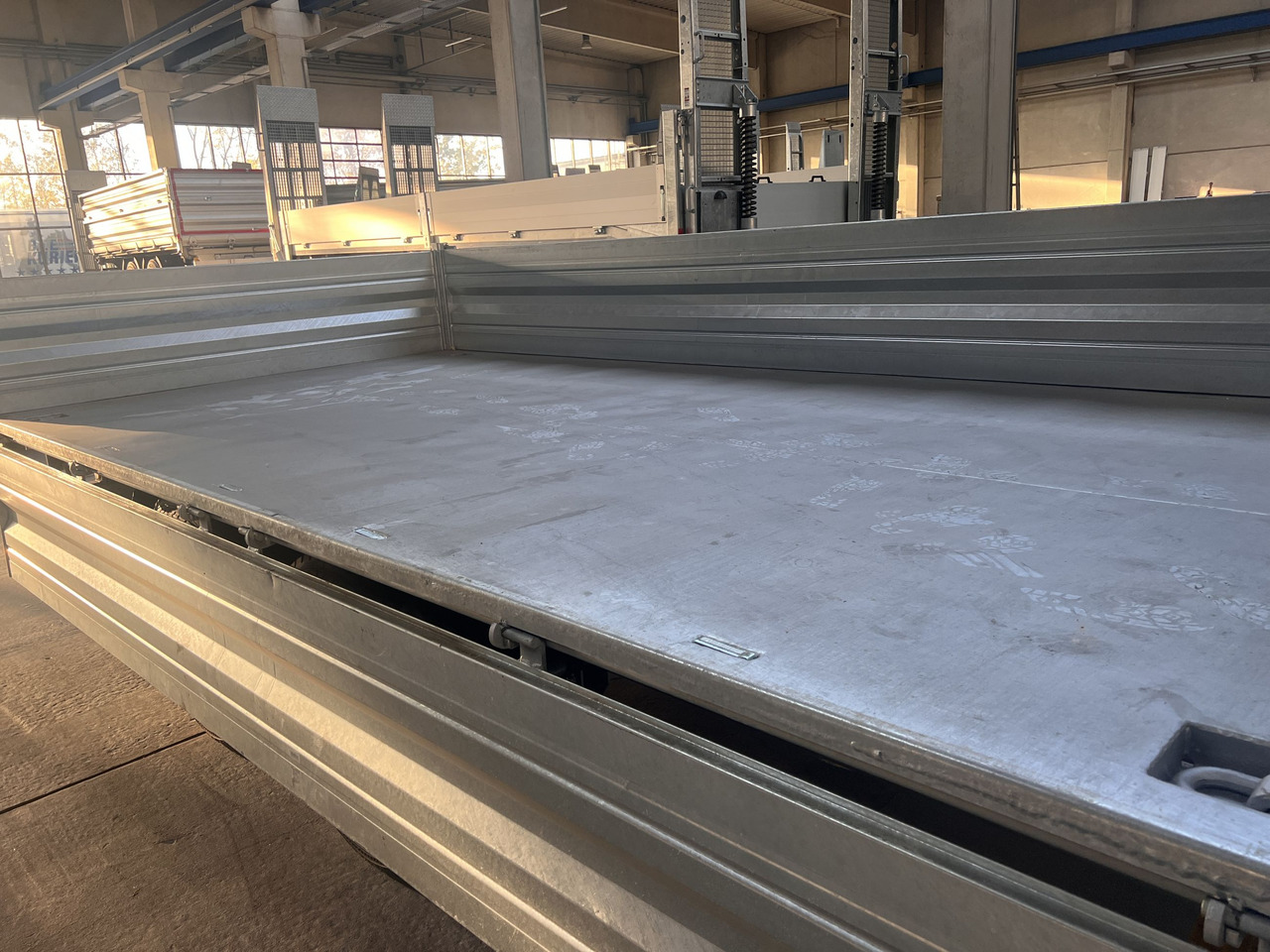 Möslein TTD 14 Schwebheim 14 t Tandemkipper Tieflader Breite Reifen-- Neufahrzeug -- - Kiper prikolica: slika Möslein TTD 14 Schwebheim 14 t Tandemkipper Tieflader Breite Reifen-- Neufahrzeug -- - Kiper prikolica Möslein TTD 14 Schwebheim 14 t Tandemkipper Tieflader Breite Reifen-- Neufahrzeug -- - Kiper prikolica: slika Möslein TTD 14 Schwebheim 14 t Tandemkipper Tieflader Breite Reifen-- Neufahrzeug -- - Kiper prikolica