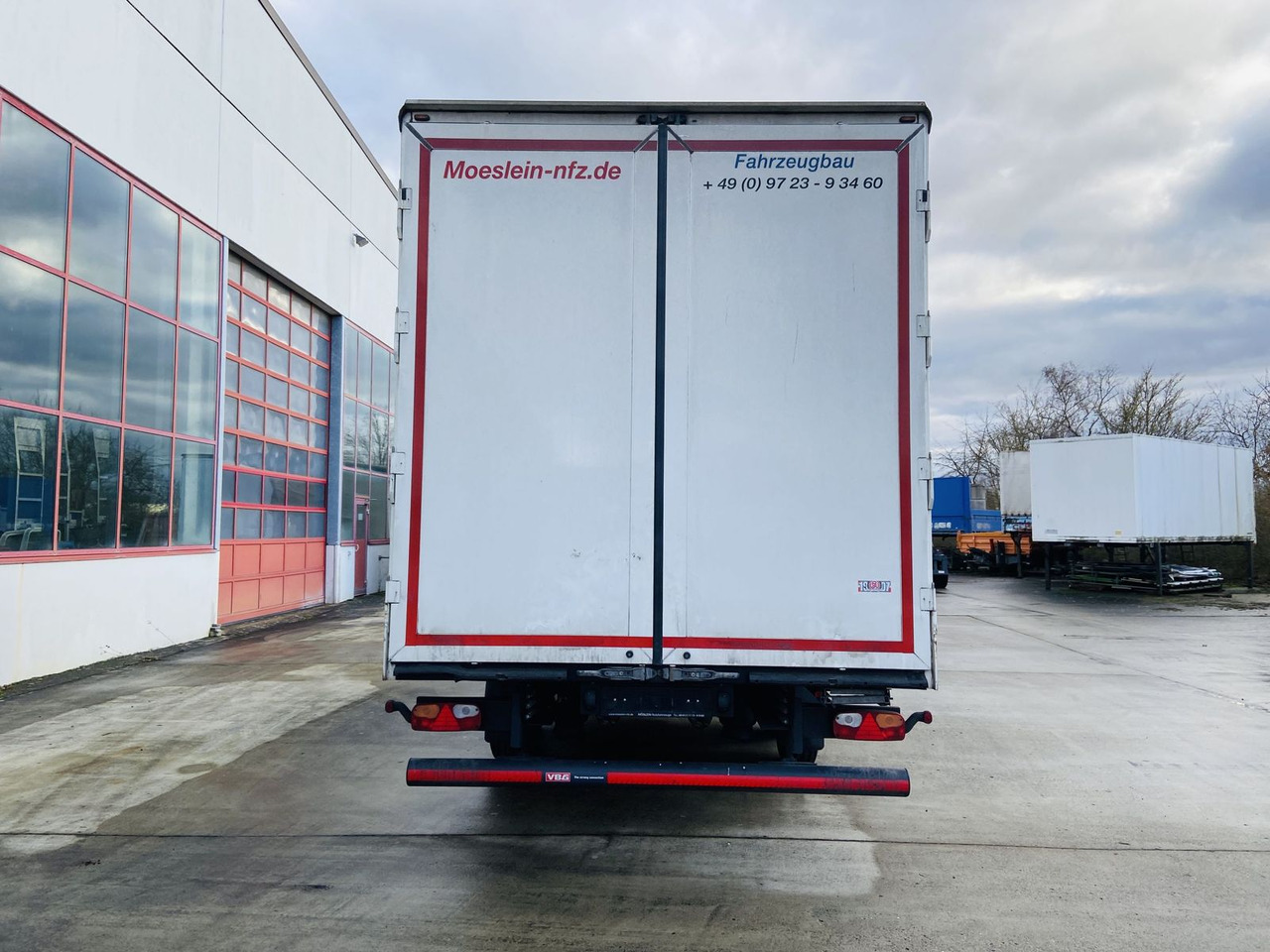 Möslein Tandem- Koffer, Durchladbar, Neuwertig - Prikolica sa zatvorenim sandukom: slika Möslein Tandem- Koffer, Durchladbar, Neuwertig - Prikolica sa zatvorenim sandukom Möslein Tandem- Koffer, Durchladbar, Neuwertig - Prikolica sa zatvorenim sandukom: slika Möslein Tandem- Koffer, Durchladbar, Neuwertig - Prikolica sa zatvorenim sandukom