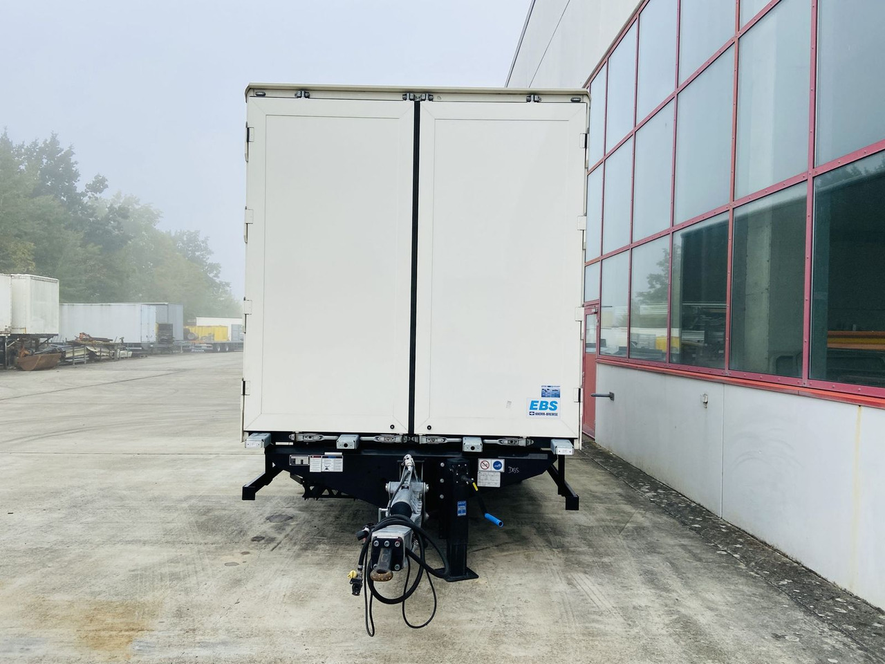 Möslein Tandem Koffer, Ladebordwand 1,5 t + Durchladbar - Prikolica sa zatvorenim sandukom: slika Möslein Tandem Koffer, Ladebordwand 1,5 t + Durchladbar - Prikolica sa zatvorenim sandukom Möslein Tandem Koffer, Ladebordwand 1,5 t + Durchladbar - Prikolica sa zatvorenim sandukom: slika Möslein Tandem Koffer, Ladebordwand 1,5 t + Durchladbar - Prikolica sa zatvorenim sandukom