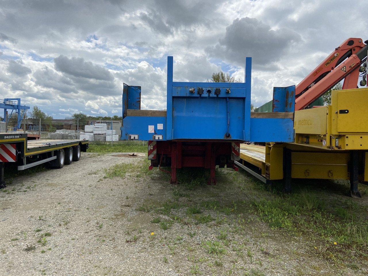 Stp 3 Achs Satteltieflader Platofür Fertigteile oder Baumaschinen - Poluprikolica s niskim utovarivačem: slika stp 3 Achs Satteltieflader Platofür Fertigteile oder Baumaschinen - Poluprikolica s niskim utovarivačem Stp 3 Achs Satteltieflader Platofür Fertigteile oder Baumaschinen - Poluprikolica s niskim utovarivačem: slika stp 3 Achs Satteltieflader Platofür Fertigteile oder Baumaschinen - Poluprikolica s niskim utovarivačem