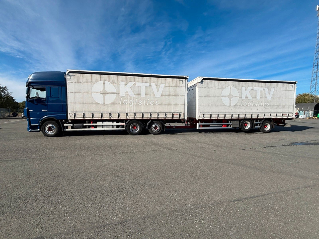 DAF SSC XF 480 Jumbozug + Anh Wecon Staplerhalterung - Kamion s ceradom: slika  DAF SSC XF 480 Jumbozug + Anh Wecon Staplerhalterung - Kamion s ceradom DAF SSC XF 480 Jumbozug + Anh Wecon Staplerhalterung - Kamion s ceradom: slika  DAF SSC XF 480 Jumbozug + Anh Wecon Staplerhalterung - Kamion s ceradom