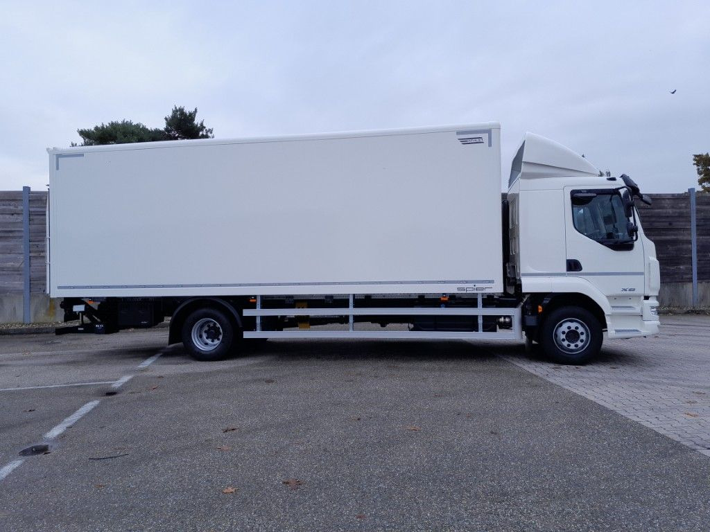 DAF FA XB 290 16t Spier Plywoodkoffer - Kamion sandučar: slika  DAF FA XB 290 16t Spier Plywoodkoffer - Kamion sandučar DAF FA XB 290 16t Spier Plywoodkoffer - Kamion sandučar: slika  DAF FA XB 290 16t Spier Plywoodkoffer - Kamion sandučar
