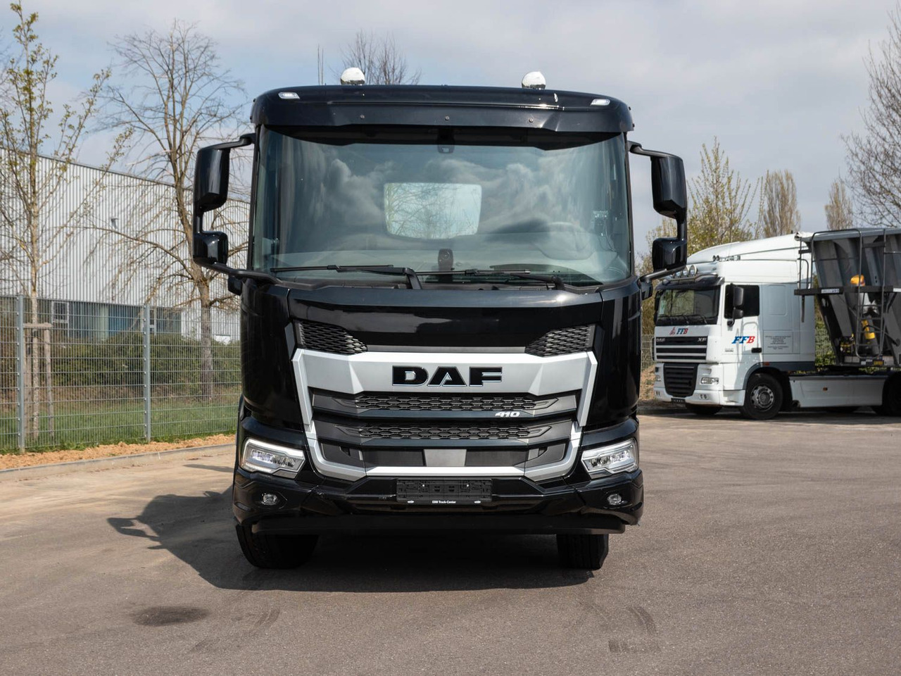 DAF FA XD 410 VDL Absetzkipper DAF FA XD 410 VDL Absetzkipper - Utovarivač s proklizavajućim upravljanjem: slika DAF FA XD 410 VDL Absetzkipper DAF FA XD 410 VDL Absetzkipper - Utovarivač s proklizavajućim upravljanjem DAF FA XD 410 VDL Absetzkipper DAF FA XD 410 VDL Absetzkipper - Utovarivač s proklizavajućim upravljanjem: slika DAF FA XD 410 VDL Absetzkipper DAF FA XD 410 VDL Absetzkipper - Utovarivač s proklizavajućim upravljanjem