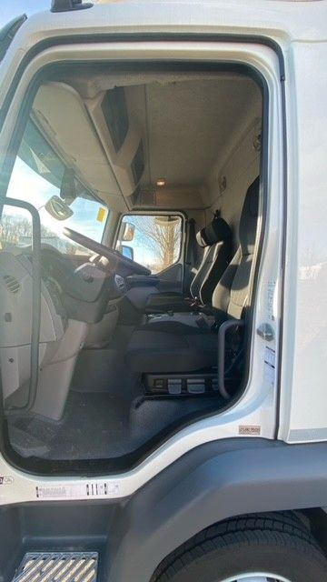 DAF LF 210 8t Pritsche-Plane LBW Tageszulassung DAF FA LF 210 08t Spier Pritsche-Plane - Kamion s ceradom: slika DAF LF 210 8t Pritsche-Plane LBW Tageszulassung DAF FA LF 210 08t Spier Pritsche-Plane - Kamion s ceradom DAF LF 210 8t Pritsche-Plane LBW Tageszulassung DAF FA LF 210 08t Spier Pritsche-Plane - Kamion s ceradom: slika DAF LF 210 8t Pritsche-Plane LBW Tageszulassung DAF FA LF 210 08t Spier Pritsche-Plane - Kamion s ceradom