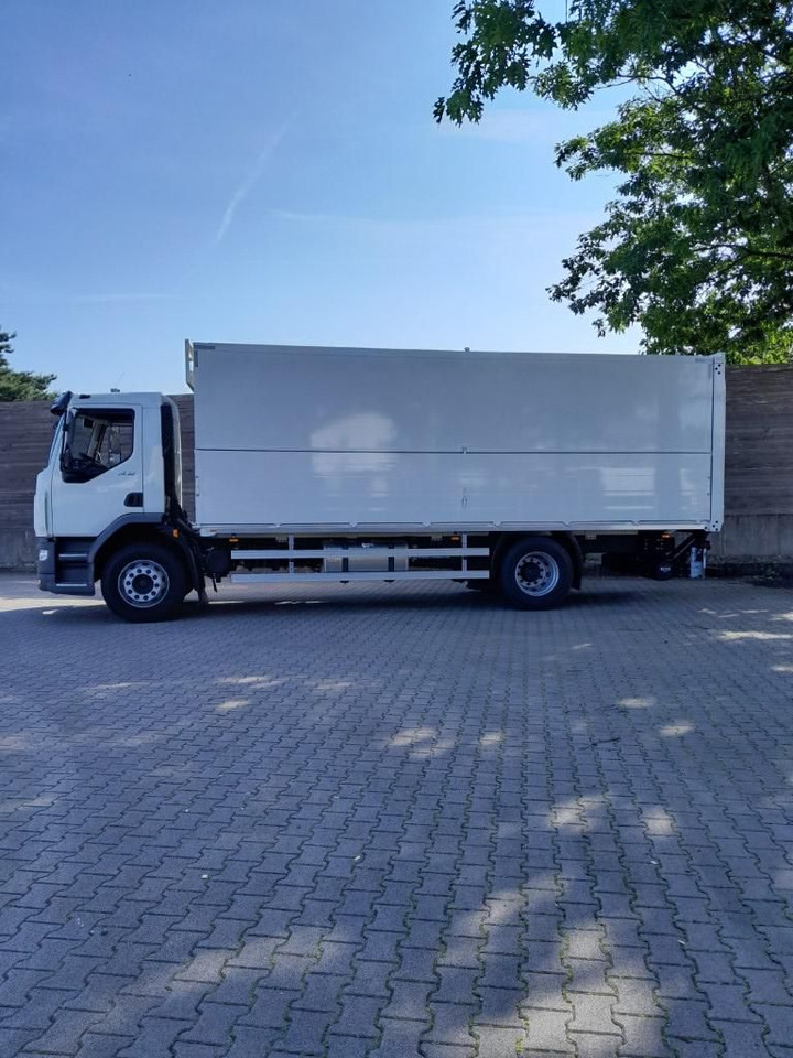 DAF XB 310 FA 18t Getränkeaufbau DAF XB 310 FA 18t Getränkeaufbau - Kamion za prijevoz pića: slika DAF XB 310 FA 18t Getränkeaufbau DAF XB 310 FA 18t Getränkeaufbau - Kamion za prijevoz pića DAF XB 310 FA 18t Getränkeaufbau DAF XB 310 FA 18t Getränkeaufbau - Kamion za prijevoz pića: slika DAF XB 310 FA 18t Getränkeaufbau DAF XB 310 FA 18t Getränkeaufbau - Kamion za prijevoz pića