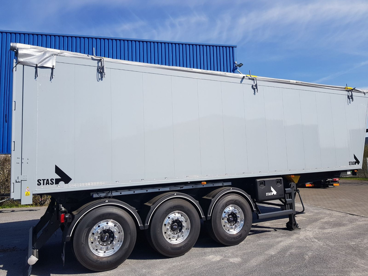 Stas agroSTAR 47,6 cbm Kippsattelauflieger Stas agroSTAR 47,6 cbm Kippsattelauflieger - Kiper poluprikolica: slika Stas agroSTAR 47,6 cbm Kippsattelauflieger Stas agroSTAR 47,6 cbm Kippsattelauflieger - Kiper poluprikolica Stas agroSTAR 47,6 cbm Kippsattelauflieger Stas agroSTAR 47,6 cbm Kippsattelauflieger - Kiper poluprikolica: slika Stas agroSTAR 47,6 cbm Kippsattelauflieger Stas agroSTAR 47,6 cbm Kippsattelauflieger - Kiper poluprikolica