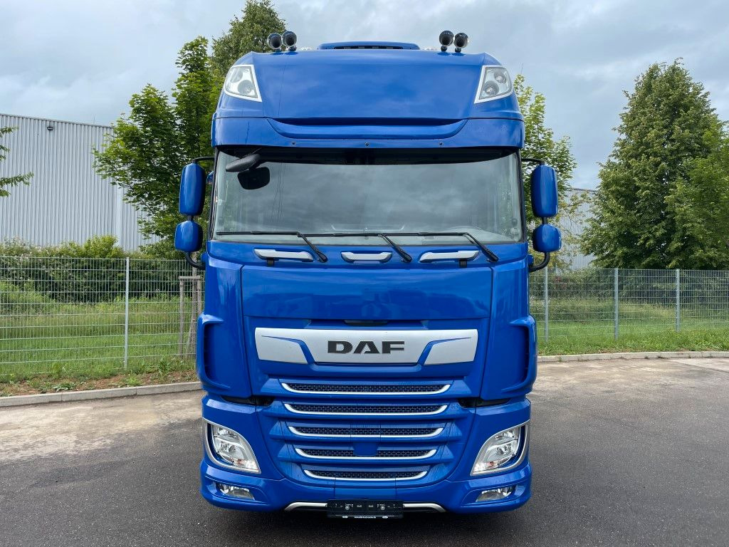 DAF FT XF 530 SSC LD - Tegljač: slika DAF FT XF 530 SSC LD - Tegljač DAF FT XF 530 SSC LD - Tegljač: slika DAF FT XF 530 SSC LD - Tegljač