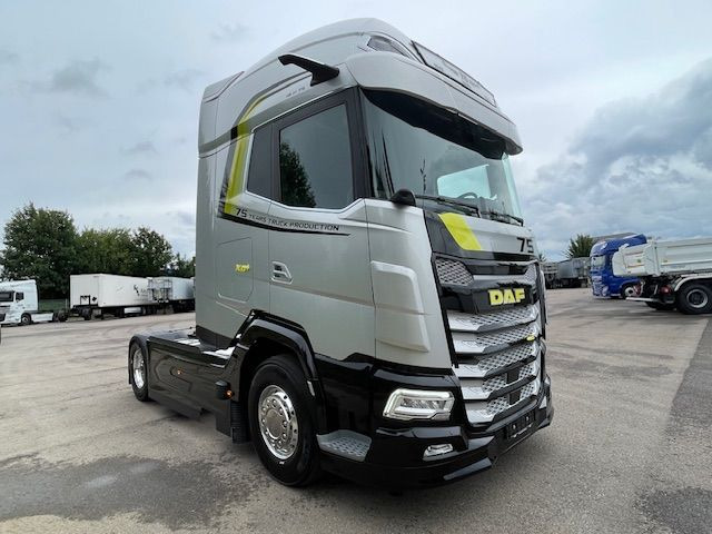 DAF XG+ 480 FT 75 Jahre DAF Edition "Limitiert" DAF XG+ 480 FT 75 Jahre DAF Edition - Tegljač: slika DAF XG+ 480 FT 75 Jahre DAF Edition "Limitiert" DAF XG+ 480 FT 75 Jahre DAF Edition - Tegljač DAF XG+ 480 FT 75 Jahre DAF Edition "Limitiert" DAF XG+ 480 FT 75 Jahre DAF Edition - Tegljač: slika DAF XG+ 480 FT 75 Jahre DAF Edition "Limitiert" DAF XG+ 480 FT 75 Jahre DAF Edition - Tegljač
