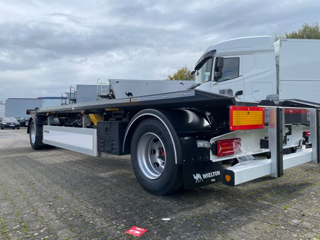 Wielton 2-Achs Außenroller-Abrollanhänger Wielton 2-Achs Außenroller-Abrollanhänger - Abroll/ Samopodizač prikolica: slika Wielton 2-Achs Außenroller-Abrollanhänger Wielton 2-Achs Außenroller-Abrollanhänger - Abroll/ Samopodizač prikolica Wielton 2-Achs Außenroller-Abrollanhänger Wielton 2-Achs Außenroller-Abrollanhänger - Abroll/ Samopodizač prikolica: slika Wielton 2-Achs Außenroller-Abrollanhänger Wielton 2-Achs Außenroller-Abrollanhänger - Abroll/ Samopodizač prikolica