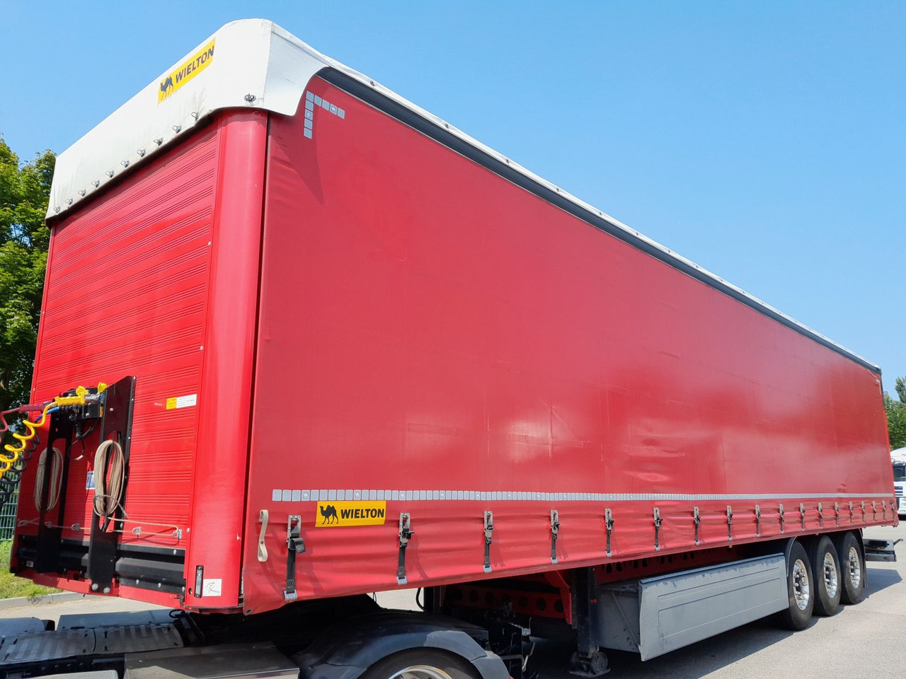 Wielton Strong Light Schiebeplanensattel NS3K - Poluprikolica s ceradom: slika Wielton Strong Light Schiebeplanensattel NS3K - Poluprikolica s ceradom Wielton Strong Light Schiebeplanensattel NS3K - Poluprikolica s ceradom: slika Wielton Strong Light Schiebeplanensattel NS3K - Poluprikolica s ceradom