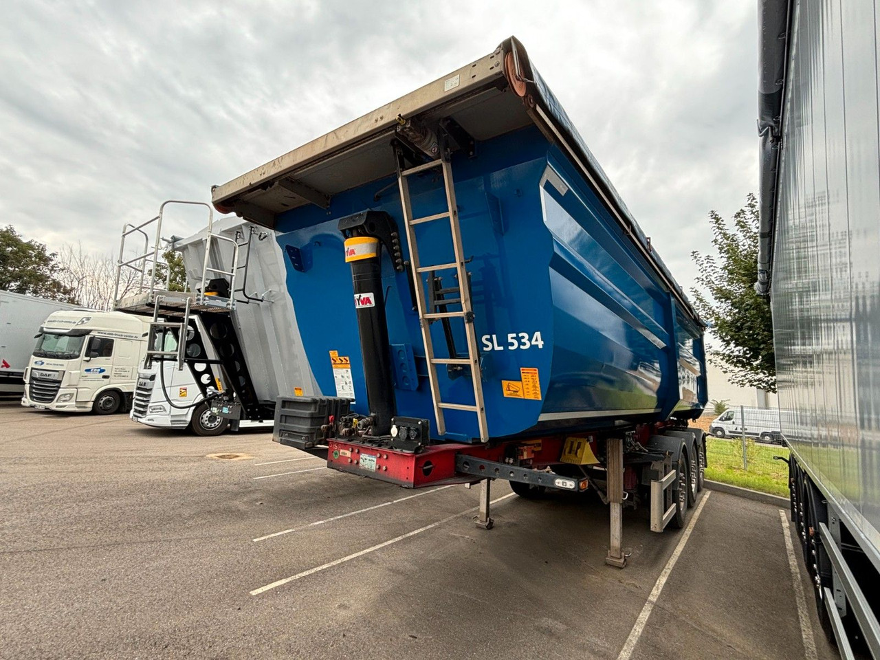 Wielton Strong Master 3-Achs-Kippsattelauflieger 33 cbm Wielton Strong Master 3-Achs-Kippsattelauflieger 33 cbm - Kiper poluprikolica: slika Wielton Strong Master 3-Achs-Kippsattelauflieger 33 cbm Wielton Strong Master 3-Achs-Kippsattelauflieger 33 cbm - Kiper poluprikolica Wielton Strong Master 3-Achs-Kippsattelauflieger 33 cbm Wielton Strong Master 3-Achs-Kippsattelauflieger 33 cbm - Kiper poluprikolica: slika Wielton Strong Master 3-Achs-Kippsattelauflieger 33 cbm Wielton Strong Master 3-Achs-Kippsattelauflieger 33 cbm - Kiper poluprikolica