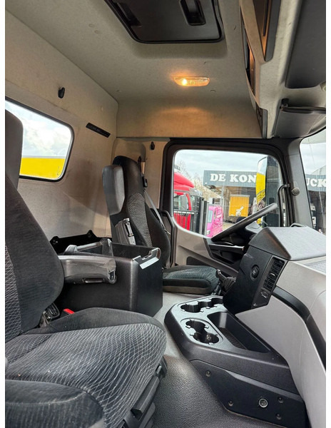 Interior photo 1: Kamion-šasija Mercedes-Benz Antos 2730 LL 2017