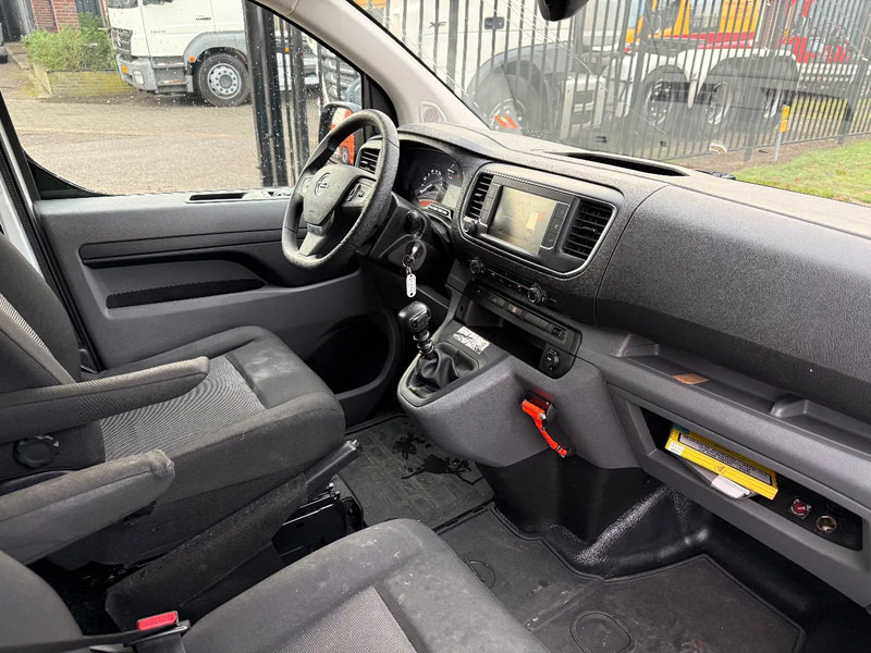 Mali kombi Opel Vivaro L2,H1 2022 bj 2.0 cdti: slika Mali kombi Opel Vivaro L2,H1 2022 bj 2.0 cdti