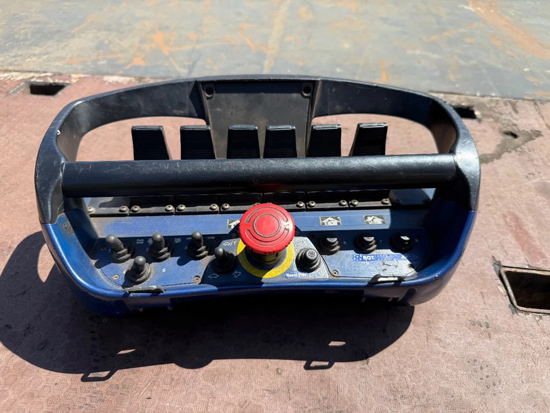 Renault Premium Lander PM 36 P radio control !!! - Kamion s kranom: slika Renault Premium Lander PM 36 P radio control !!! - Kamion s kranom Renault Premium Lander PM 36 P radio control !!! - Kamion s kranom: slika Renault Premium Lander PM 36 P radio control !!! - Kamion s kranom