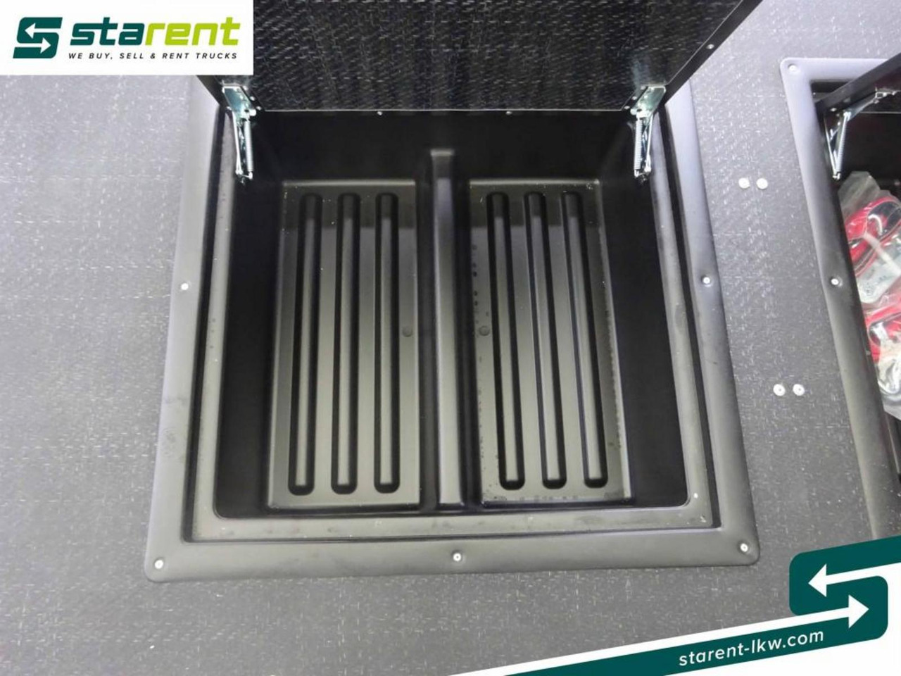 Novi Prikolica za prijevoz automobila Brian James Trailers Race Transporter 7 Seilwinde elektrische Klappe: slika Novi Prikolica za prijevoz automobila Brian James Trailers Race Transporter 7 Seilwinde elektrische Klappe Novi Prikolica za prijevoz automobila Brian James Trailers Race Transporter 7 Seilwinde elektrische Klappe: slika Novi Prikolica za prijevoz automobila Brian James Trailers Race Transporter 7 Seilwinde elektrische Klappe