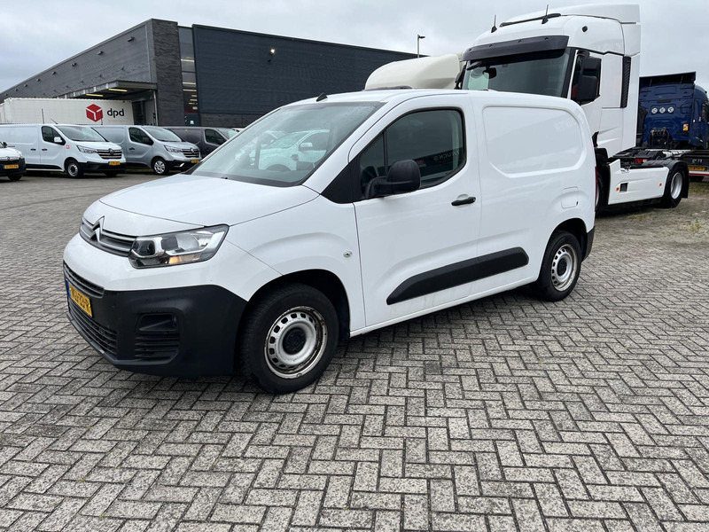 Citroën Berlingo Blue HDI 1,5, Airco, Nav, Bluetooth - Mali kombi: slika Citroën Berlingo Blue HDI 1,5, Airco, Nav, Bluetooth - Mali kombi Citroën Berlingo Blue HDI 1,5, Airco, Nav, Bluetooth - Mali kombi: slika Citroën Berlingo Blue HDI 1,5, Airco, Nav, Bluetooth - Mali kombi