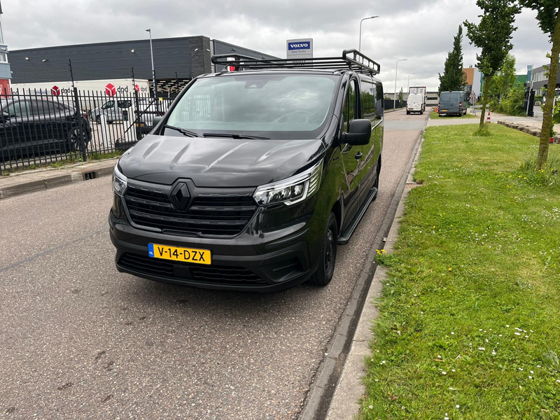 Renault Trafic Black Edition 2.0dci L2 H1, Airco, Nav, Camera - Mali kombi: slika Renault Trafic Black Edition 2.0dci L2 H1, Airco, Nav, Camera - Mali kombi Renault Trafic Black Edition 2.0dci L2 H1, Airco, Nav, Camera - Mali kombi: slika Renault Trafic Black Edition 2.0dci L2 H1, Airco, Nav, Camera - Mali kombi