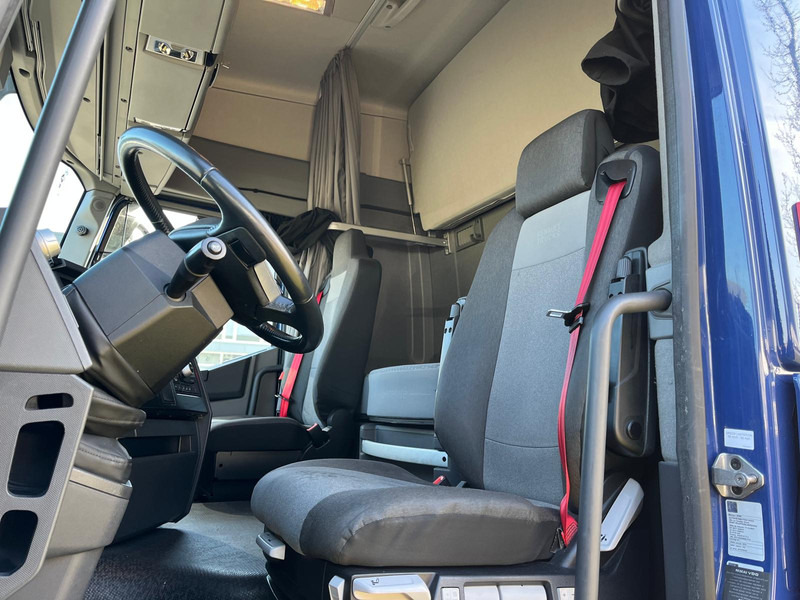 Tegljač Renault T-evo 440 T4x2, Sleepercab Comfort 2 Beds, Optidriver, Optibrake: slika Tegljač Renault T-evo 440 T4x2, Sleepercab Comfort 2 Beds, Optidriver, Optibrake