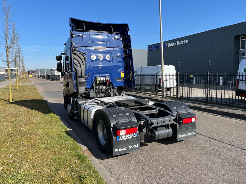 Tegljač Renault T-evo 440 T4x2, Sleepercab Comfort 2 Beds, Optidriver, Optibrake: slika Tegljač Renault T-evo 440 T4x2, Sleepercab Comfort 2 Beds, Optidriver, Optibrake