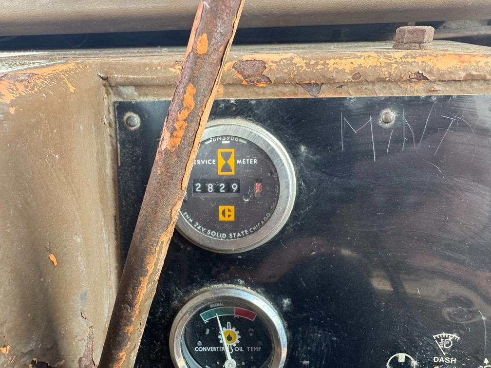 Buldožer CAT D 6 D: slika Buldožer CAT D 6 D Buldožer CAT D 6 D: slika Buldožer CAT D 6 D