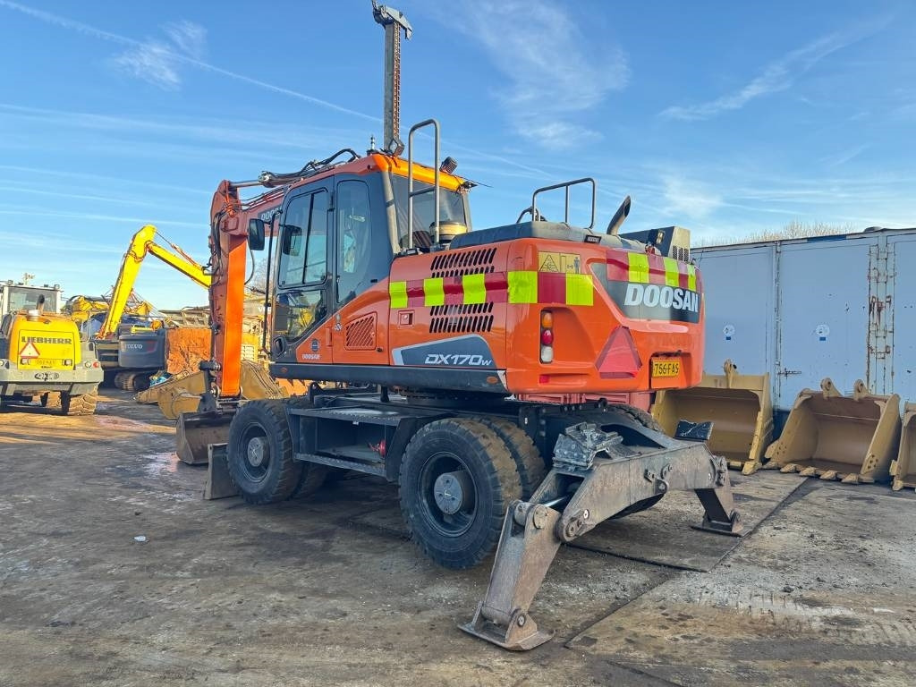 Doosan DX 170 W - 5 - Bager na kotačima: slika Doosan DX 170 W - 5 - Bager na kotačima Doosan DX 170 W - 5 - Bager na kotačima: slika Doosan DX 170 W - 5 - Bager na kotačima