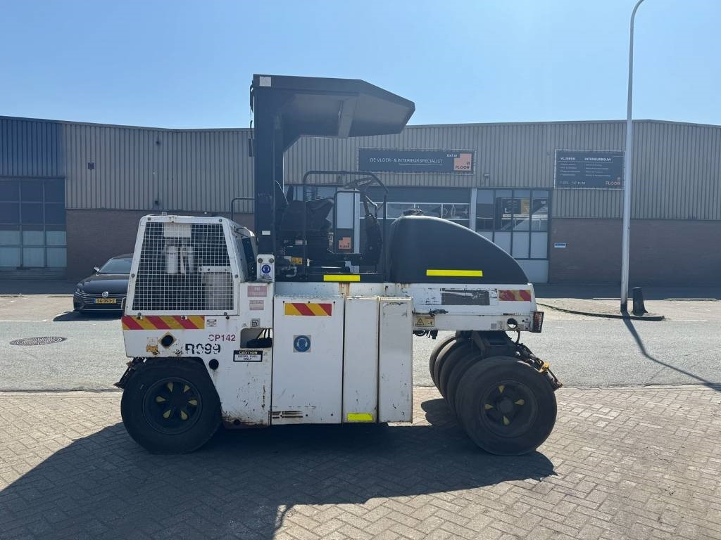 Pneumatski valjak Dynapac CP 142: slika Pneumatski valjak Dynapac CP 142 Pneumatski valjak Dynapac CP 142: slika Pneumatski valjak Dynapac CP 142