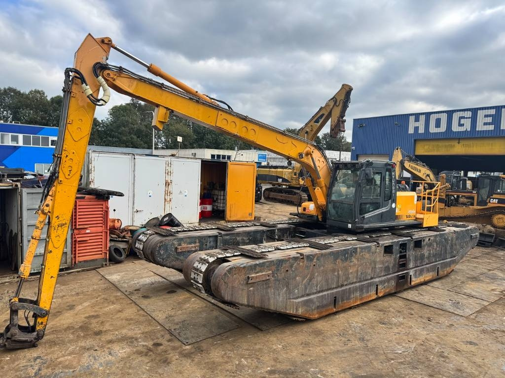 Hyundai Robex 140 LC-7 A BIGFLOAT AMPHIBIOUS EXCAVATOR - Bager amfibija: slika Hyundai Robex 140 LC-7 A BIGFLOAT AMPHIBIOUS EXCAVATOR - Bager amfibija Hyundai Robex 140 LC-7 A BIGFLOAT AMPHIBIOUS EXCAVATOR - Bager amfibija: slika Hyundai Robex 140 LC-7 A BIGFLOAT AMPHIBIOUS EXCAVATOR - Bager amfibija