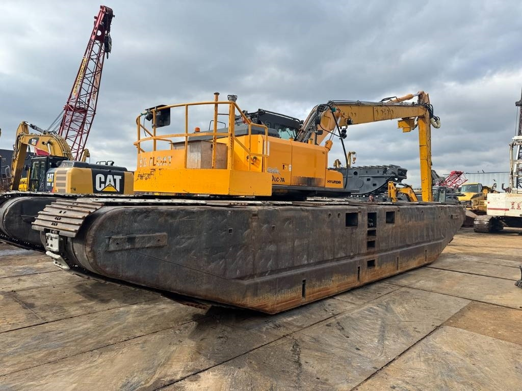 Hyundai Robex 140 LC-7 A BIGFLOAT AMPHIBIOUS EXCAVATOR - Bager amfibija: slika Hyundai Robex 140 LC-7 A BIGFLOAT AMPHIBIOUS EXCAVATOR - Bager amfibija Hyundai Robex 140 LC-7 A BIGFLOAT AMPHIBIOUS EXCAVATOR - Bager amfibija: slika Hyundai Robex 140 LC-7 A BIGFLOAT AMPHIBIOUS EXCAVATOR - Bager amfibija