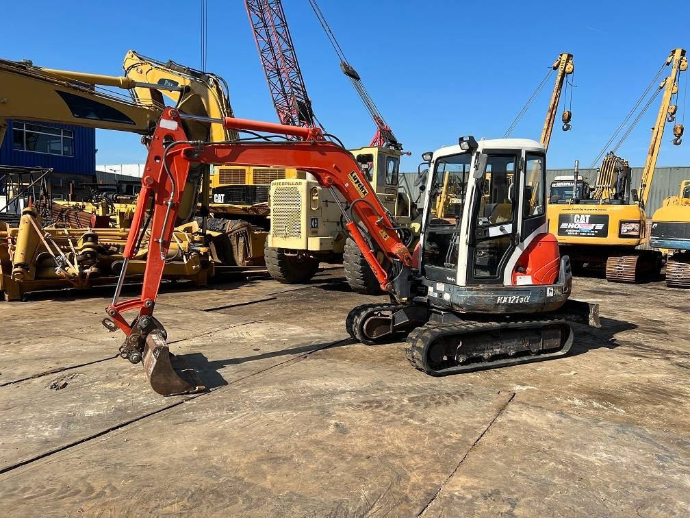 Mini bager Kubota KX 121-3: slika Mini bager Kubota KX 121-3