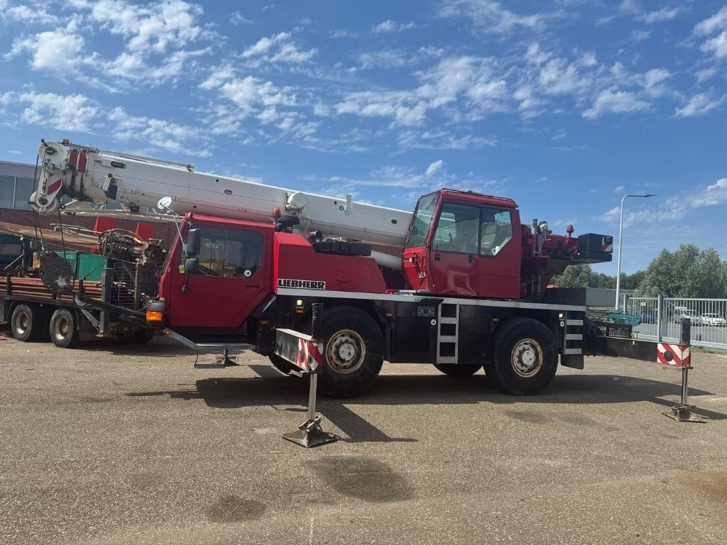 Liebherr LTM 1030-2.1 whit jib - Autodizalica za sve terene: slika Liebherr LTM 1030-2.1 whit jib - Autodizalica za sve terene Liebherr LTM 1030-2.1 whit jib - Autodizalica za sve terene: slika Liebherr LTM 1030-2.1 whit jib - Autodizalica za sve terene