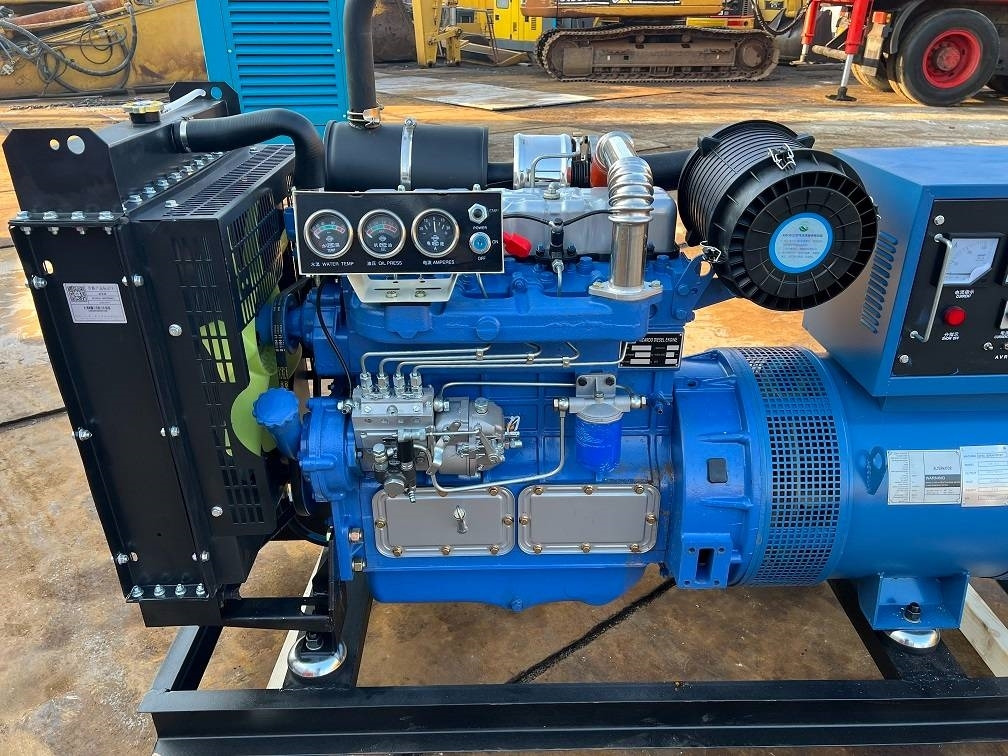 Generatorski set Ricardo 50kva (40kw) generator 3 phase 50hz 400v unused: slika Generatorski set Ricardo 50kva (40kw) generator 3 phase 50hz 400v unused