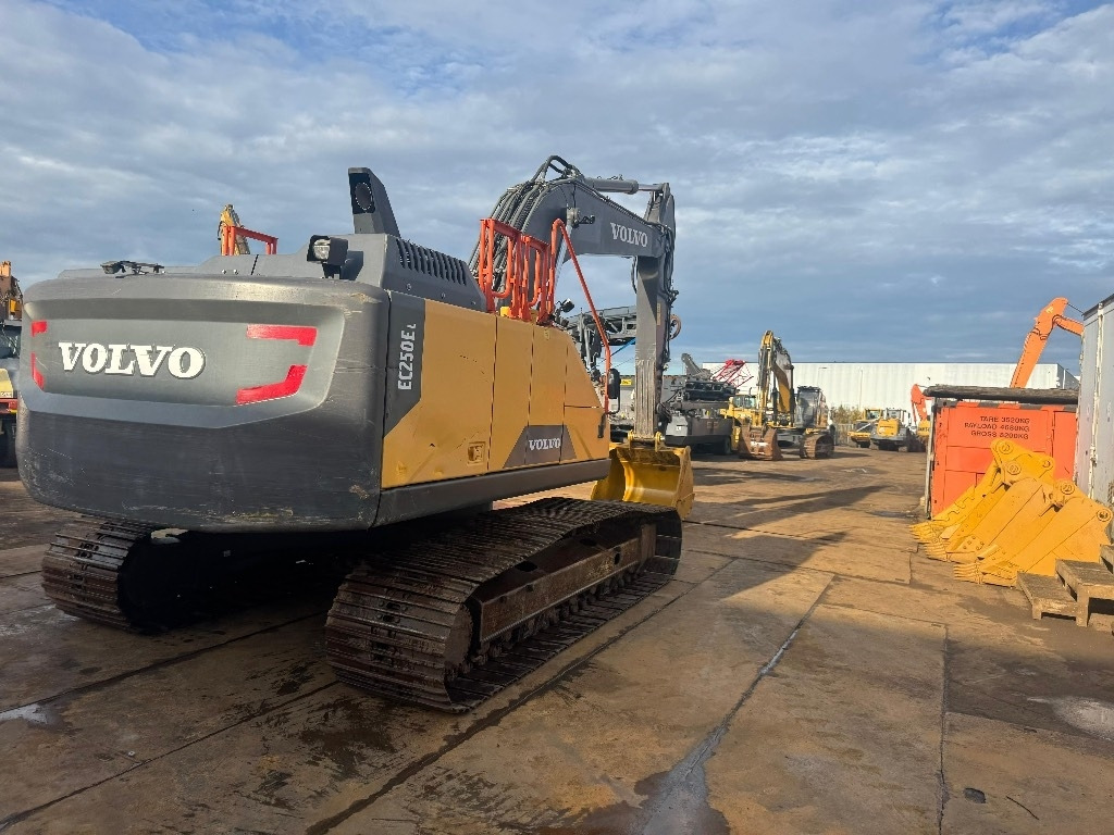 Volvo EC 250 EL - Bager gusjeničar: slika Volvo EC 250 EL - Bager gusjeničar Volvo EC 250 EL - Bager gusjeničar: slika Volvo EC 250 EL - Bager gusjeničar
