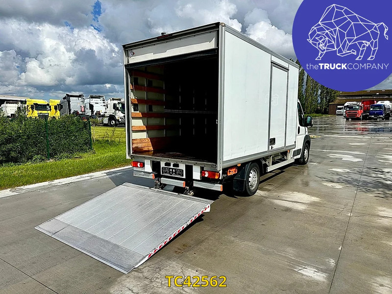 Fiat Ducato meubelbak + lift 3.0D automaat - Dostavno vozilo sa zatvorenim sandukom: slika Fiat Ducato meubelbak + lift 3.0D automaat - Dostavno vozilo sa zatvorenim sandukom Fiat Ducato meubelbak + lift 3.0D automaat - Dostavno vozilo sa zatvorenim sandukom: slika Fiat Ducato meubelbak + lift 3.0D automaat - Dostavno vozilo sa zatvorenim sandukom