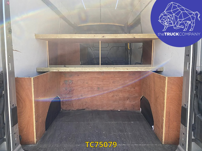 Ford Transit 2.2 TDCI L2 H2 AIRCO - Furgon: slika Ford Transit 2.2 TDCI L2 H2 AIRCO - Furgon Ford Transit 2.2 TDCI L2 H2 AIRCO - Furgon: slika Ford Transit 2.2 TDCI L2 H2 AIRCO - Furgon