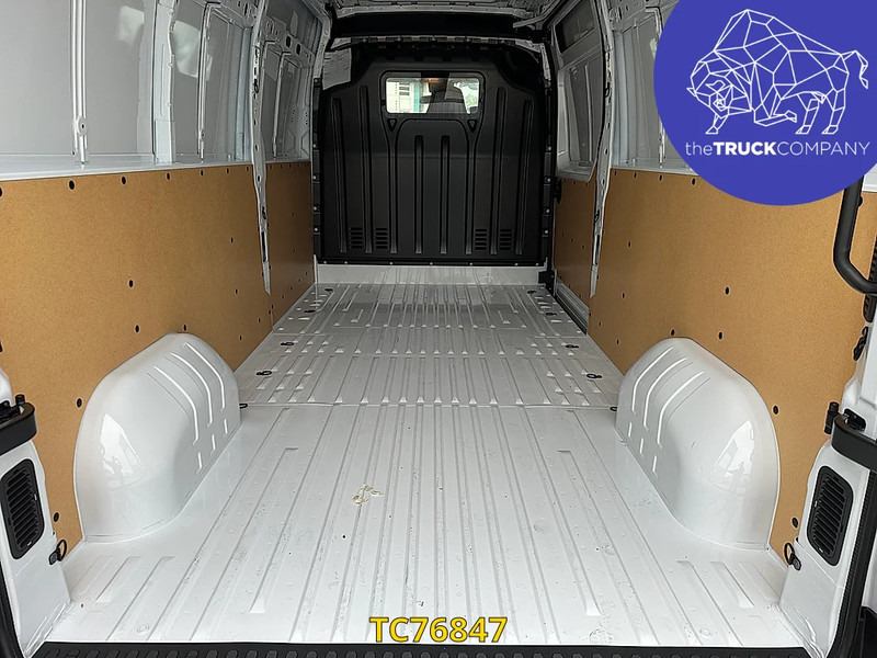 Furgon Renault Master 150 DCI L3H2 - NEW - 19KM: slika Furgon Renault Master 150 DCI L3H2 - NEW - 19KM Furgon Renault Master 150 DCI L3H2 - NEW - 19KM: slika Furgon Renault Master 150 DCI L3H2 - NEW - 19KM