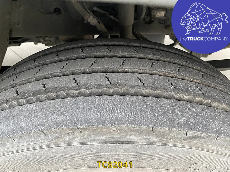 Kamion sandučar Renault Midlum 210: slika Kamion sandučar Renault Midlum 210