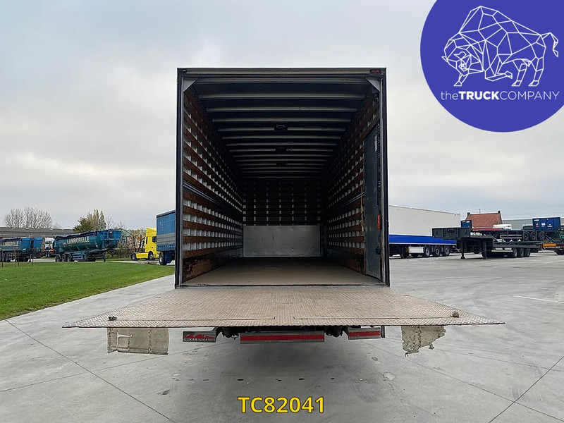 Kamion sandučar Renault Midlum 210: slika Kamion sandučar Renault Midlum 210