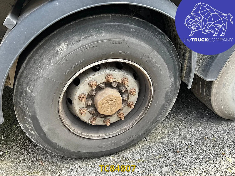 Samro - Poluprikolica s ceradom: slika Samro - Poluprikolica s ceradom Samro - Poluprikolica s ceradom: slika Samro - Poluprikolica s ceradom