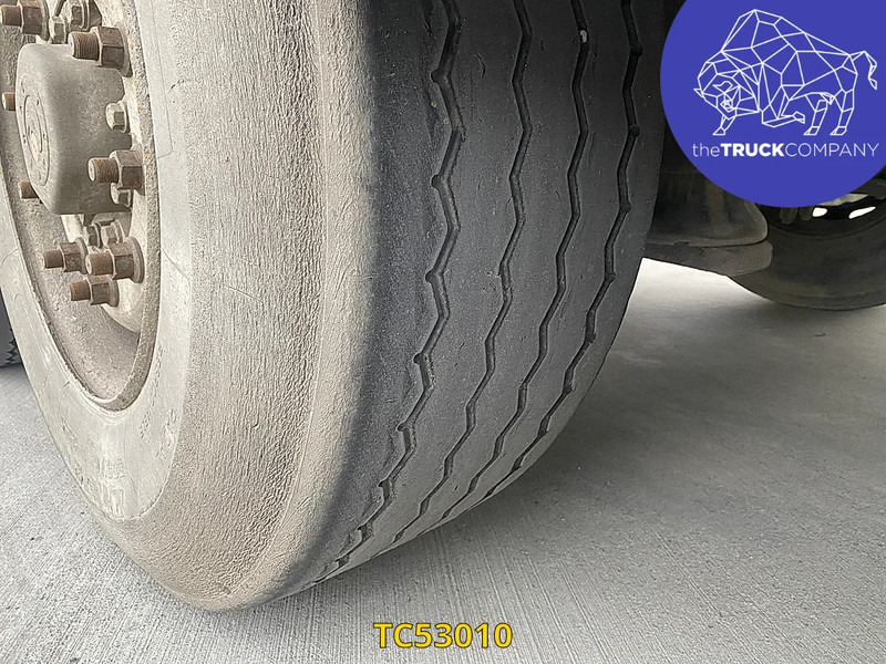 Samro - Poluprikolica s ceradom: slika Samro - Poluprikolica s ceradom Samro - Poluprikolica s ceradom: slika Samro - Poluprikolica s ceradom